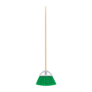 57052 - Escoba grande tipo abanico, cerdas de PVC, bastón de madera