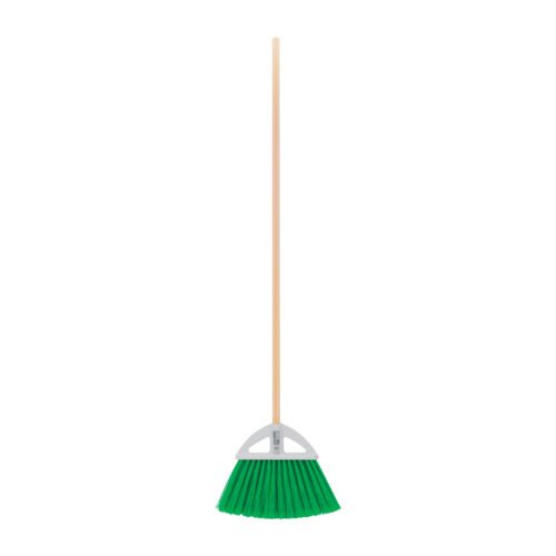 57052 - Escoba grande tipo abanico, cerdas de PVC, bastón de madera