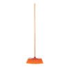 57030 - Escoba cerdas de PET extra suaves, bastón de madera