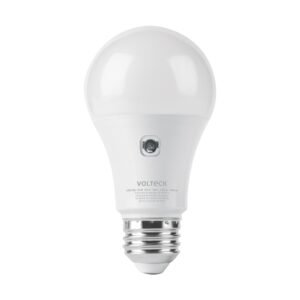 46990 - Lámpara LED tipo bulbo A19 10 W con sensor de luz, Volteck