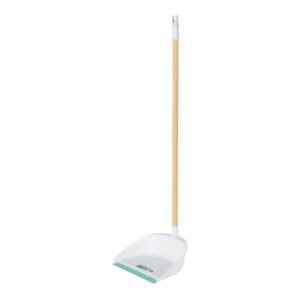 Recogedor plástico con bastón de madera, KLINTEK